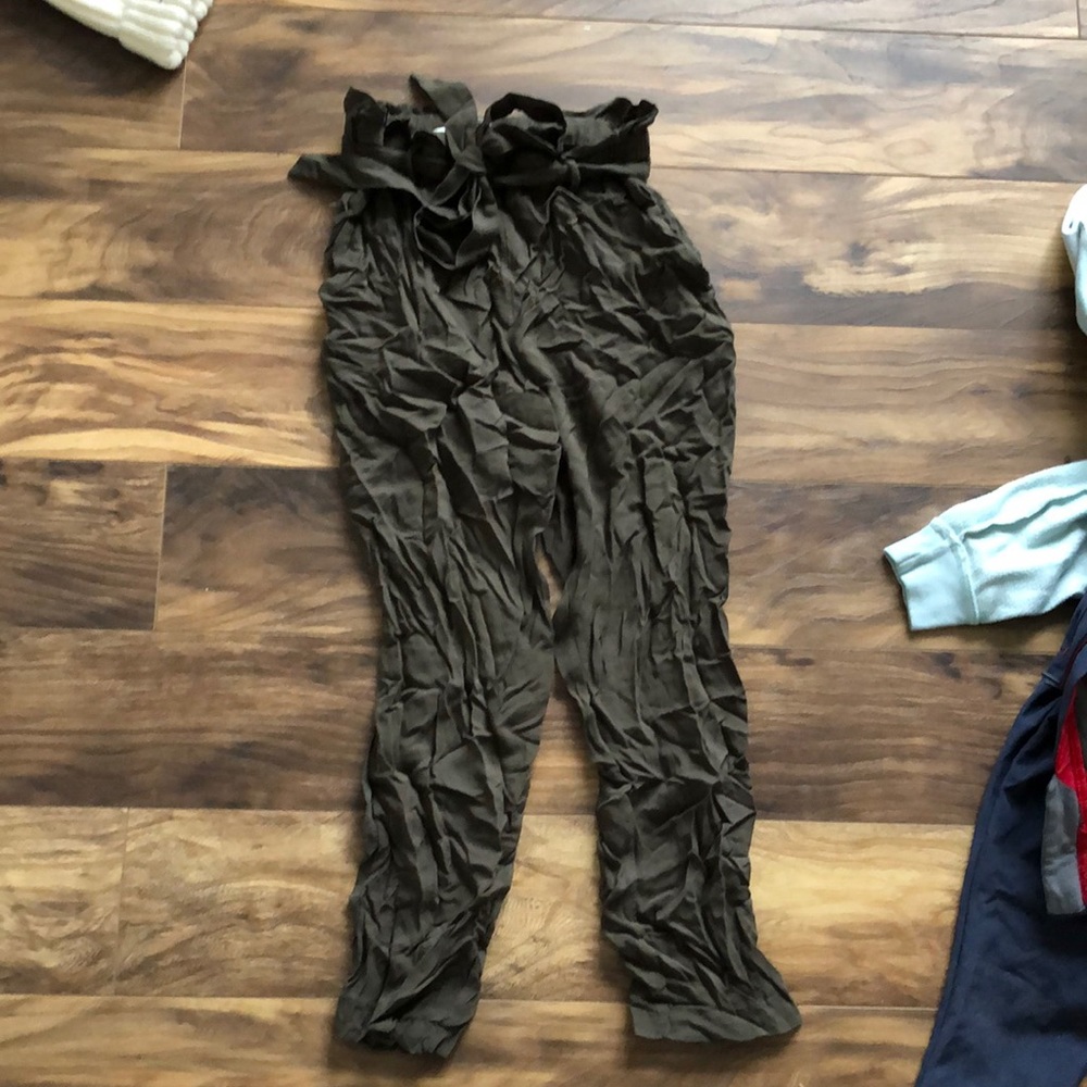 army green size 6 H&M loose pants elastic waistband matching belt with pockets
